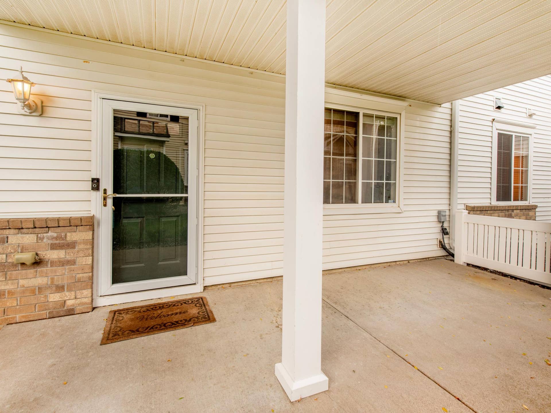 11011 Oak Grove Circle, #B, Woodbury, MN 55129 Front patio