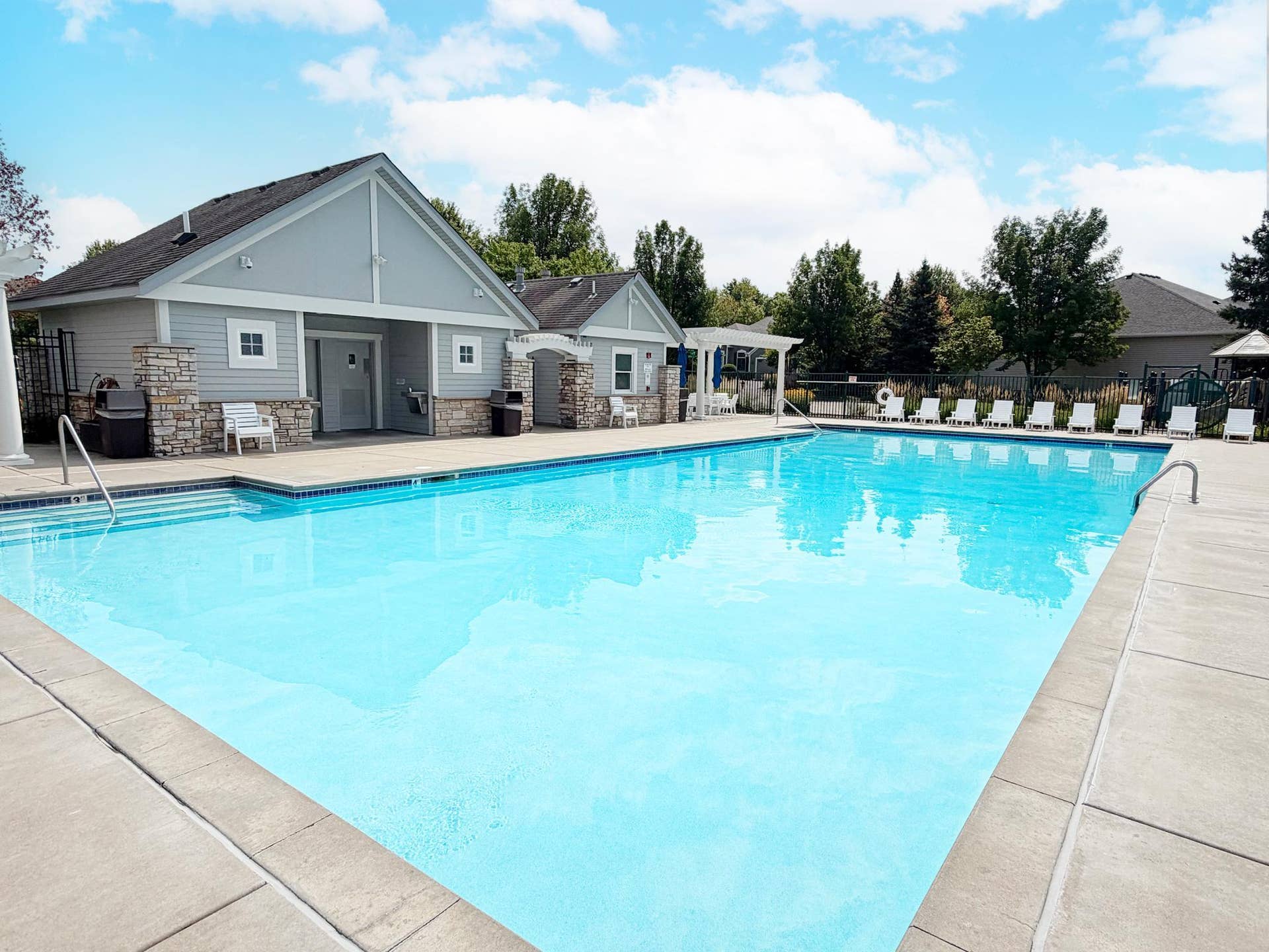 11011 Oak Grove Circle, #B, Woodbury, MN 55129 Choose your pool