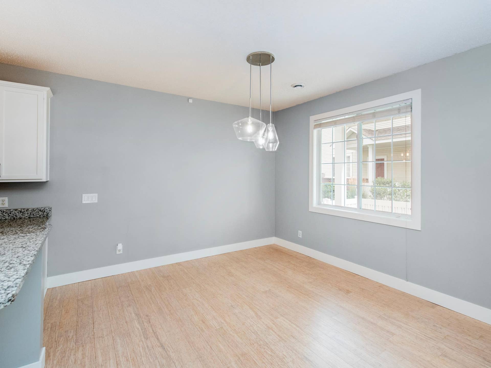 11011 Oak Grove Circle, #B, Woodbury, MN 55129 Large dining area