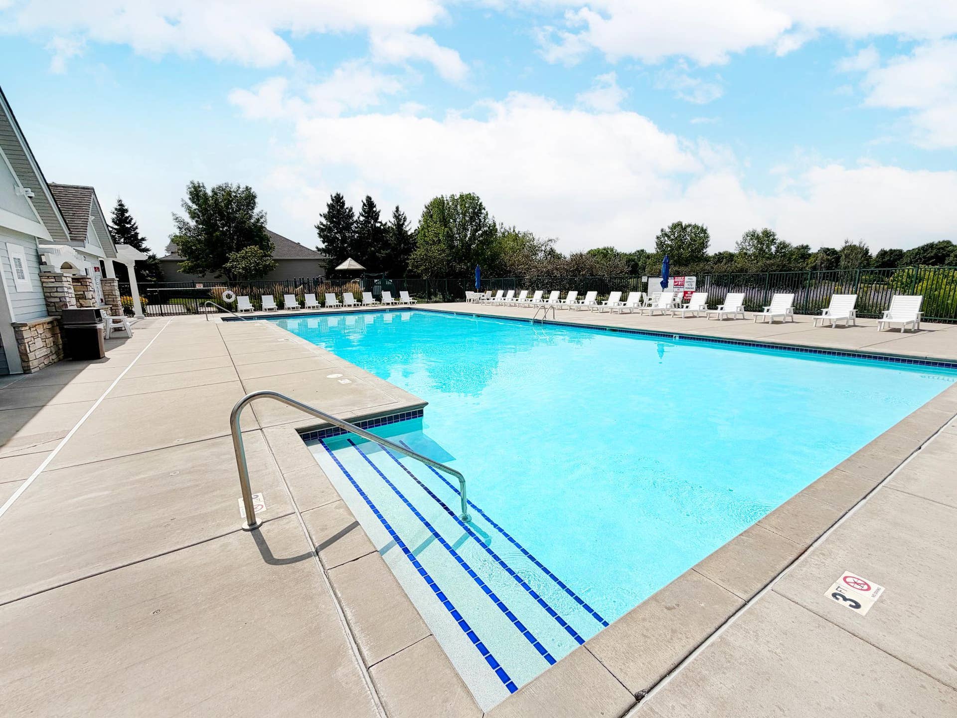 11011 Oak Grove Circle, #B, Woodbury, MN 55129 Two pools