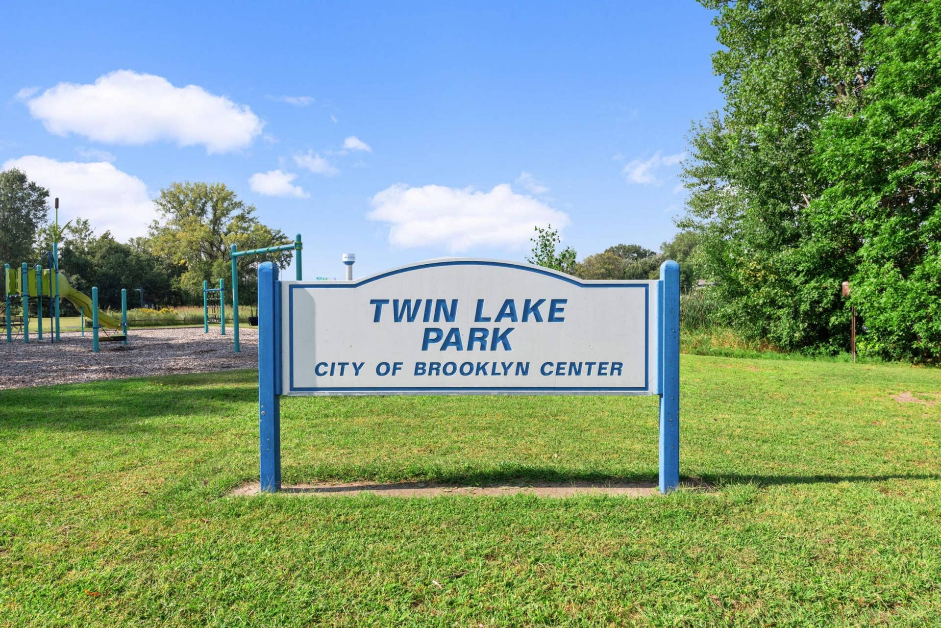 4201 Lakeside Avenue N, #113, Brooklyn Center, MN 55429 Twin Lake Park is just outside the community, offering playgrounds, walking paths, and year-round outdoor recreation.