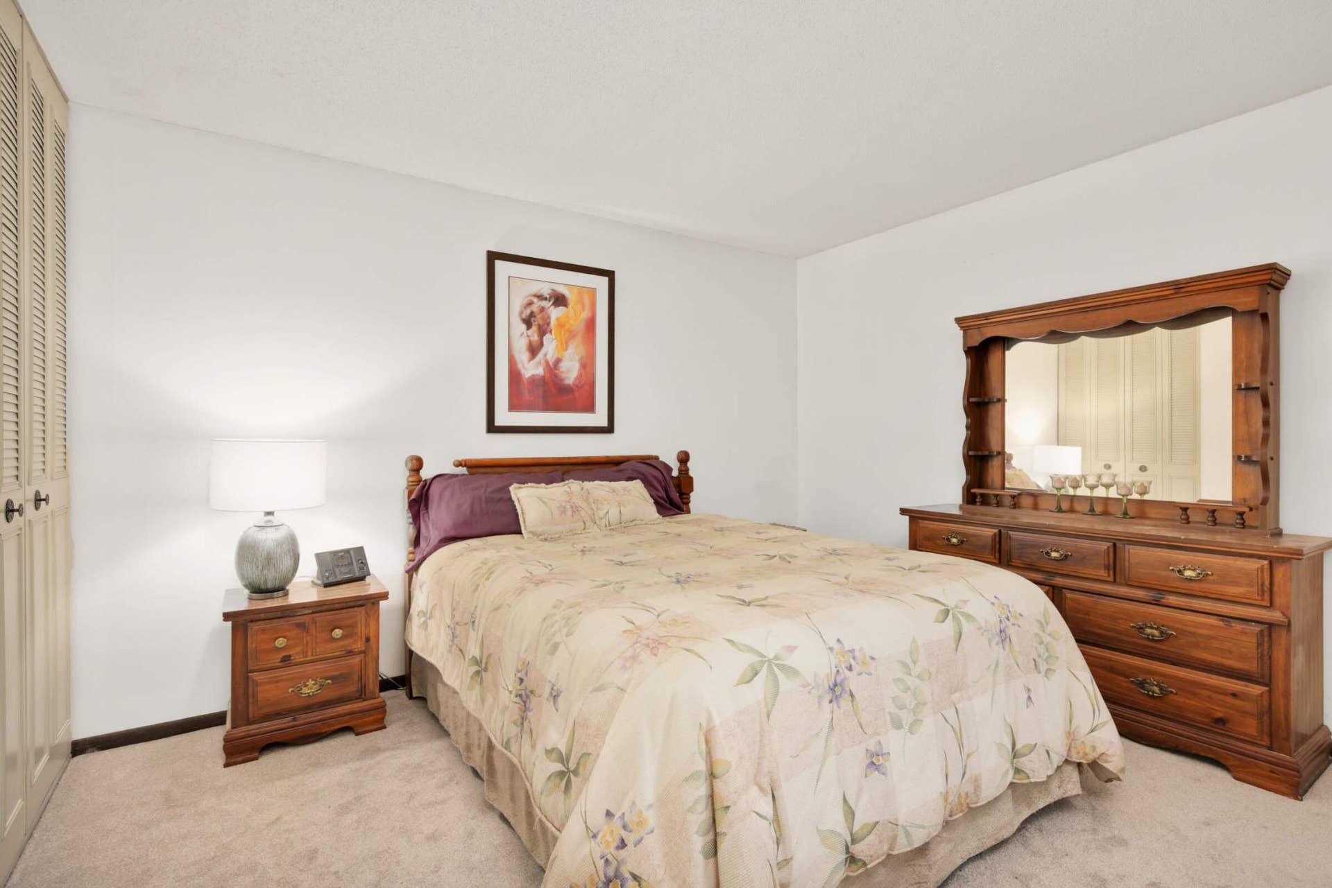 4201 Lakeside Avenue N, #113, Brooklyn Center, MN 55429 Spacious primary bedroom with generous layout, neutral finishes, and ample room for a full bedroom set.