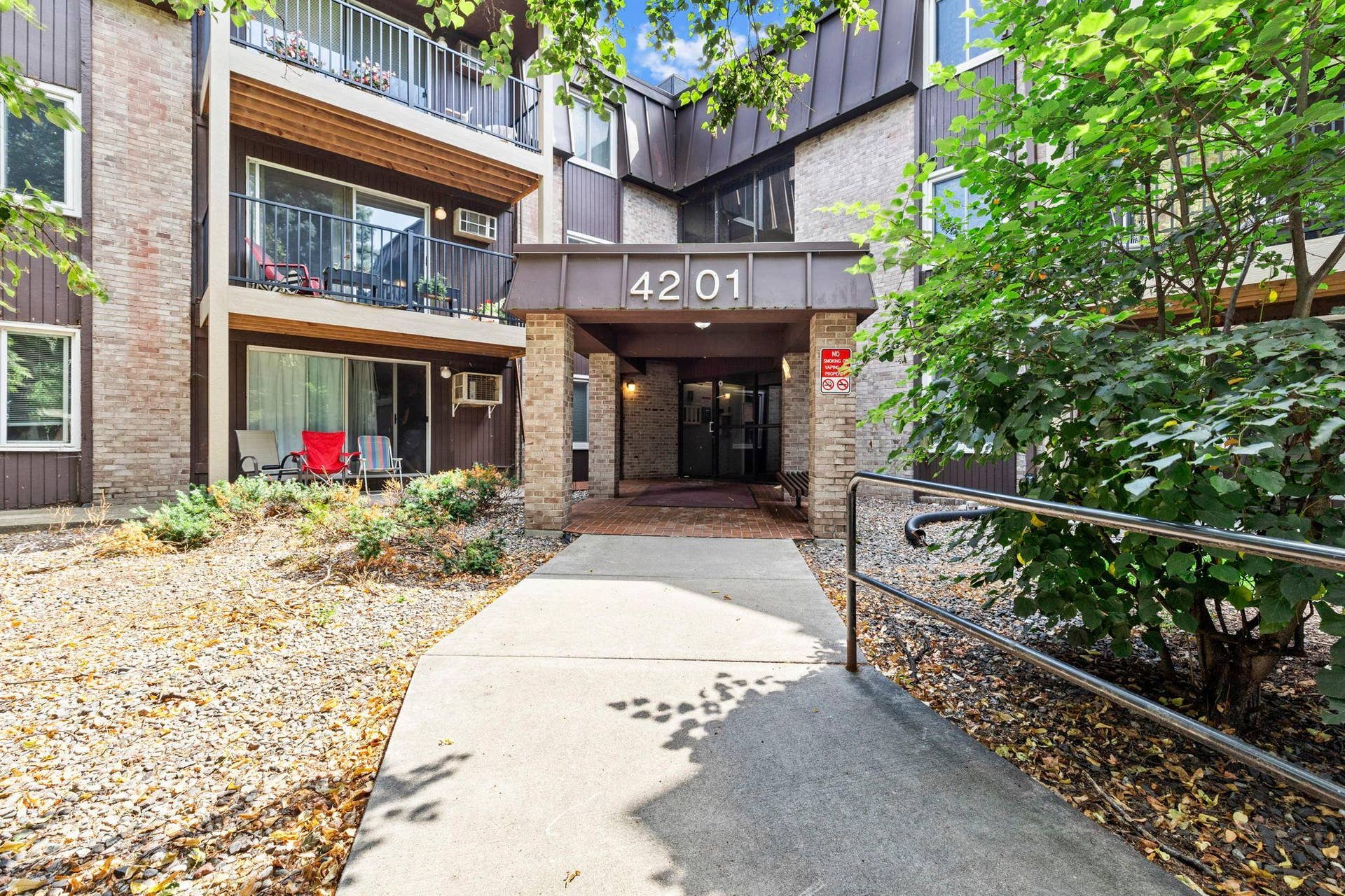 4201 Lakeside Avenue N, #214, Brooklyn Center, MN 55429 Welcome to this updated one-bedroom, one-bathroom condo nestled in a quiet Brooklyn Center neighborhood.
