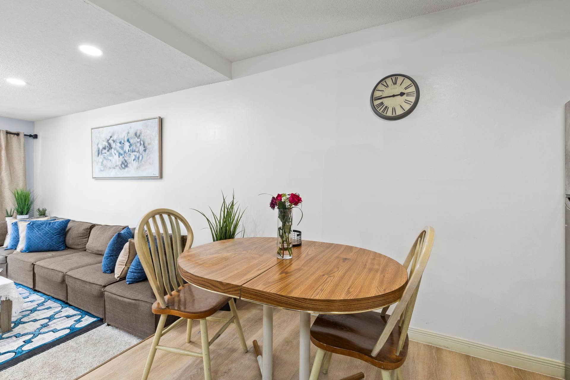 4201 Lakeside Avenue N, #214, Brooklyn Center, MN 55429 The dining space is perfect for sharing meals and features a ceiling fan for added comfort.