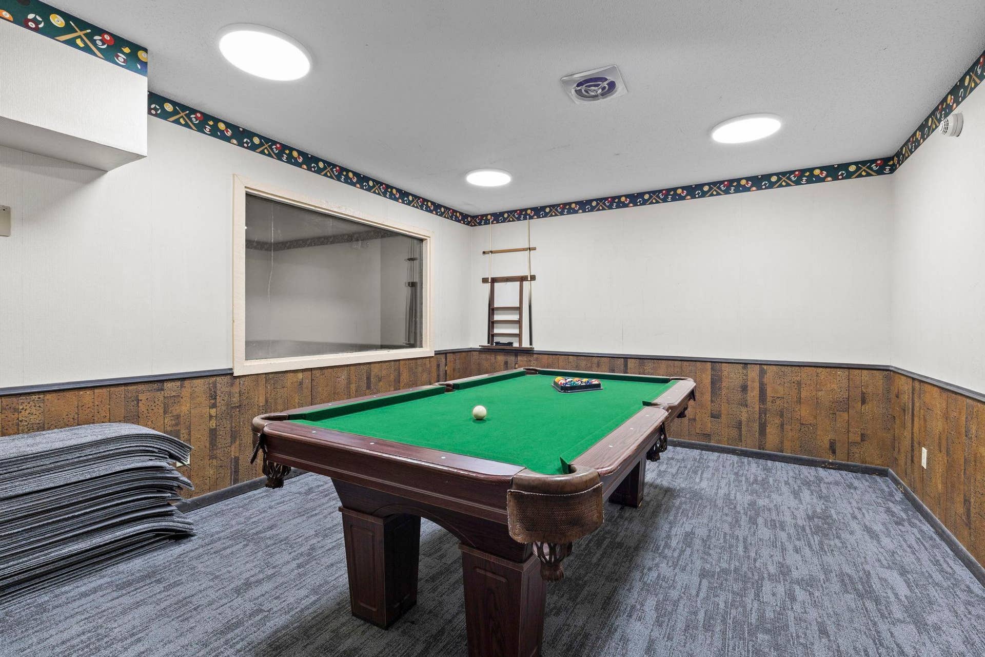 4201 Lakeside Avenue N, #214, Brooklyn Center, MN 55429 Pool table recreation space providing a fun area for entertaining.