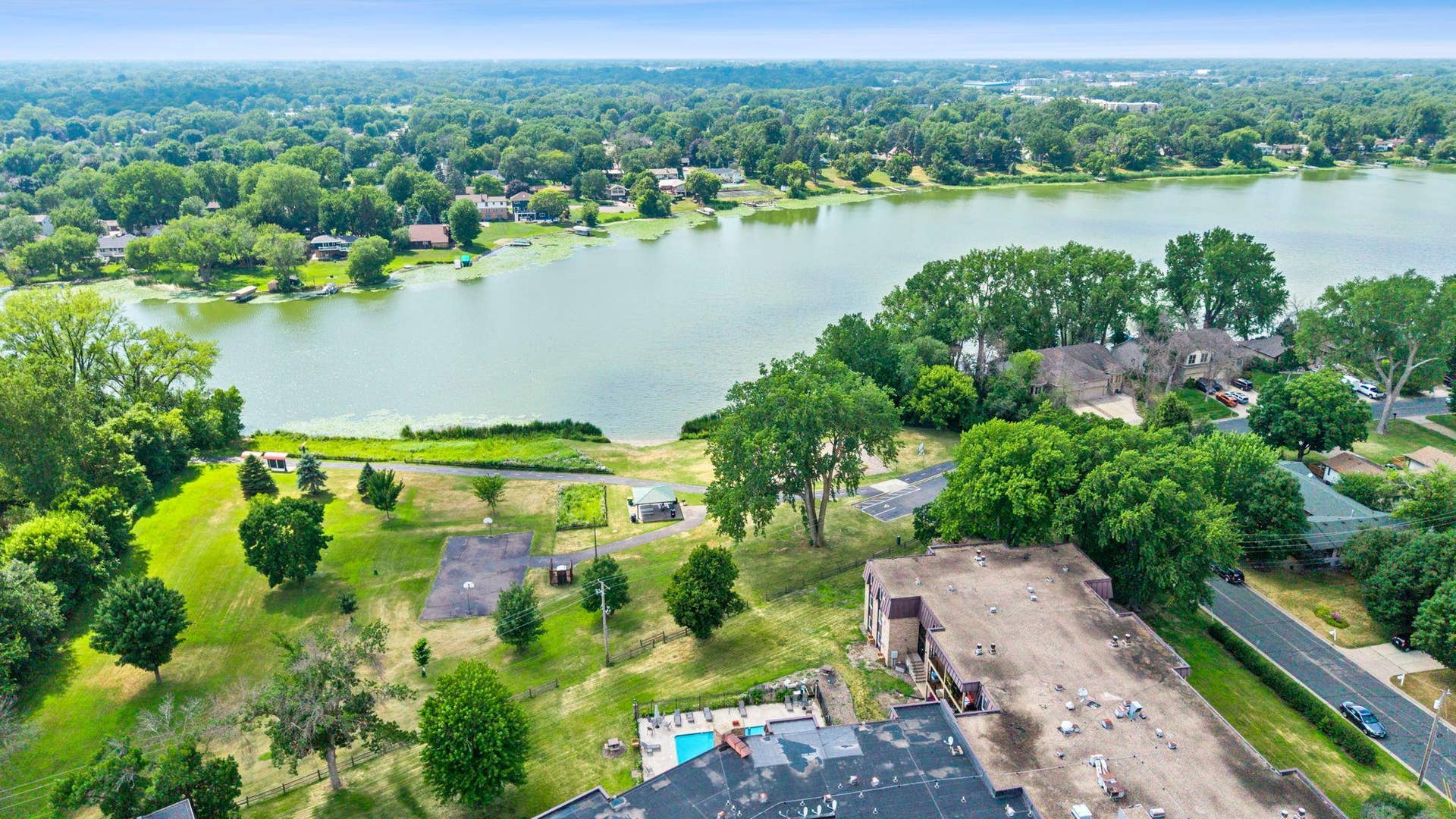 4201 Lakeside Avenue N, #214, Brooklyn Center, MN 55429 Dont miss the opportunity to make this charming, move-in-ready condo your own in a fantastic location close to everything you need!