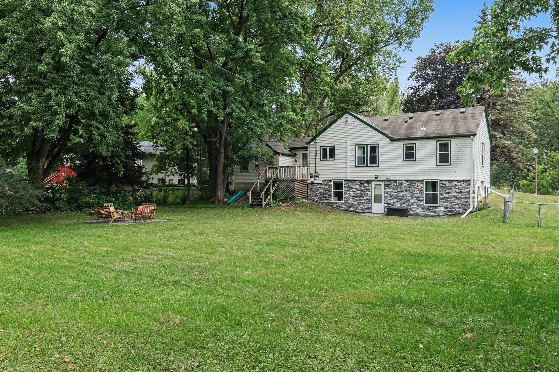 6356 48th Street N, Oakdale, MN 55128 Almost 1/3 acre fully fenced!!