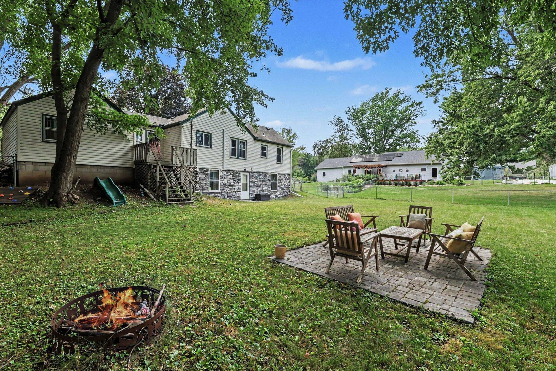 6356 48th Street N, Oakdale, MN 55128 Patio & firepit