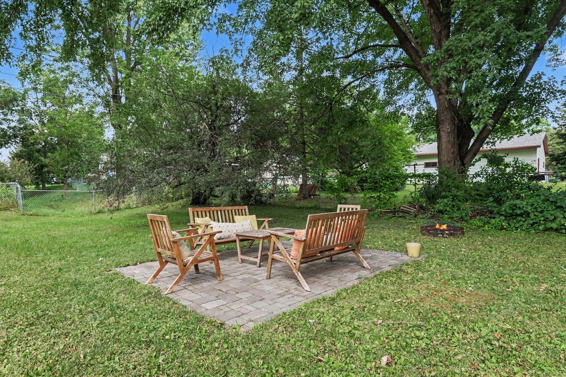 6356 48th Street N, Oakdale, MN 55128 Back patio