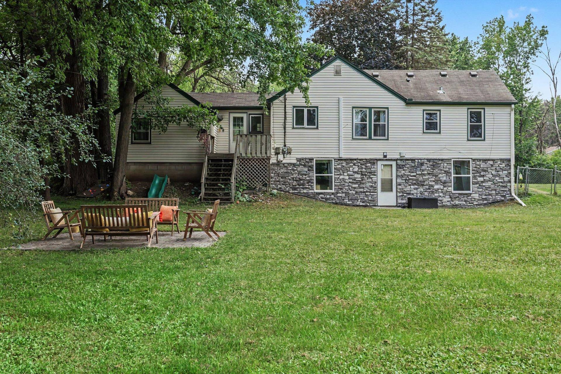 6356 48th Street N, Oakdale, MN 55128 Stone on back just finished!