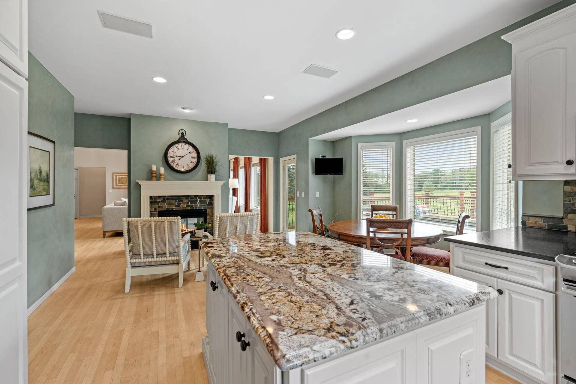 4700 McDonald Dr Place N, Stillwater, MN 55082 4700 McDonald Dr Place N, Stillwater, MN 55082