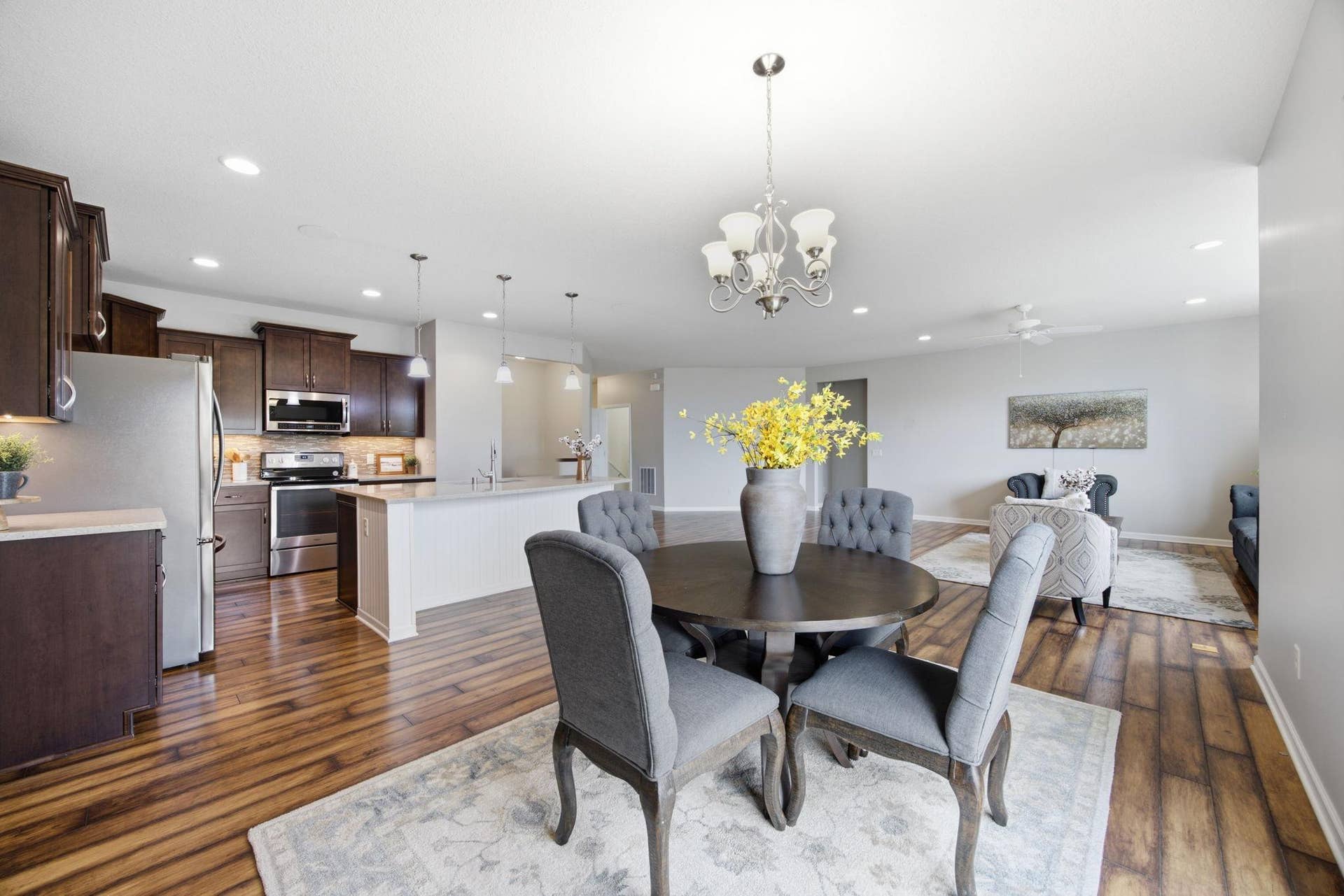 8270 Arrowwood Lane N, Maple Grove, MN 55369 8270 Arrowwood Lane N, Maple Grove, MN 55369