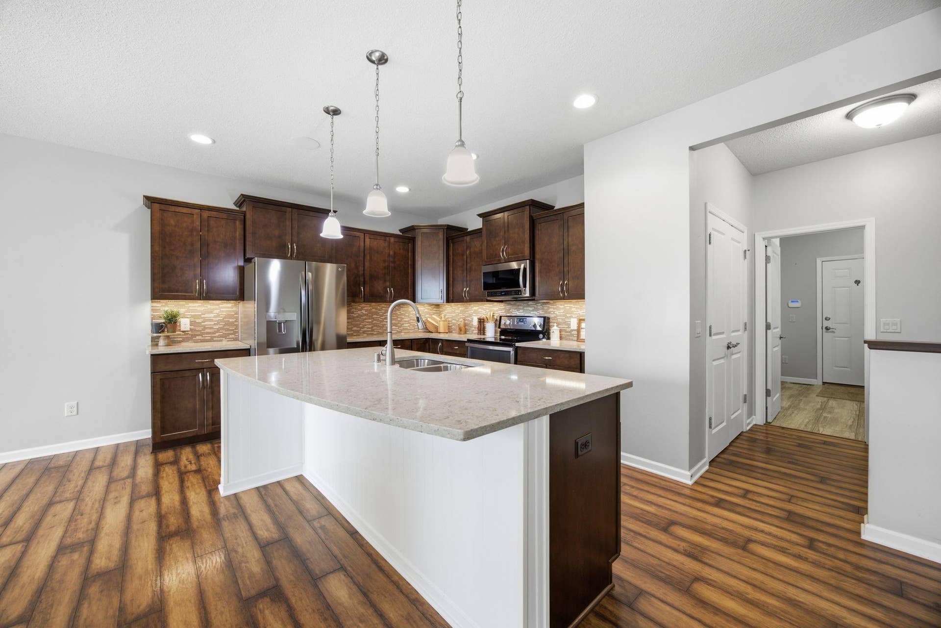 8270 Arrowwood Lane N, Maple Grove, MN 55369 8270 Arrowwood Lane N, Maple Grove, MN 55369