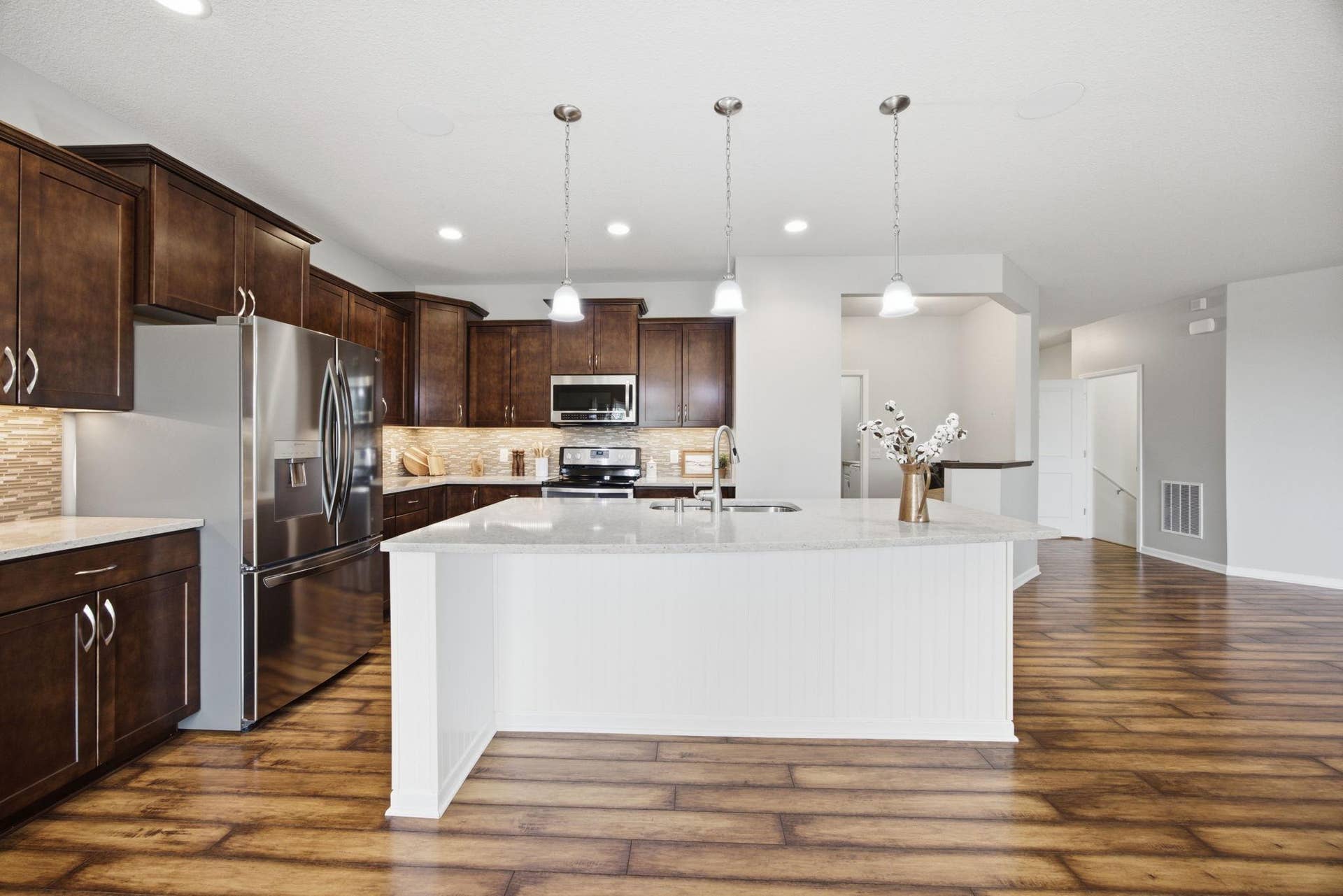 8270 Arrowwood Lane N, Maple Grove, MN 55369 8270 Arrowwood Lane N, Maple Grove, MN 55369
