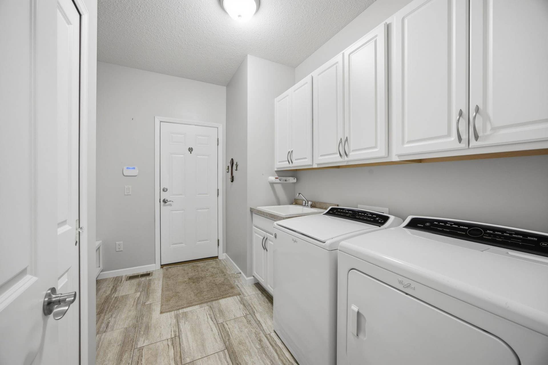 8270 Arrowwood Lane N, Maple Grove, MN 55369 8270 Arrowwood Lane N, Maple Grove, MN 55369