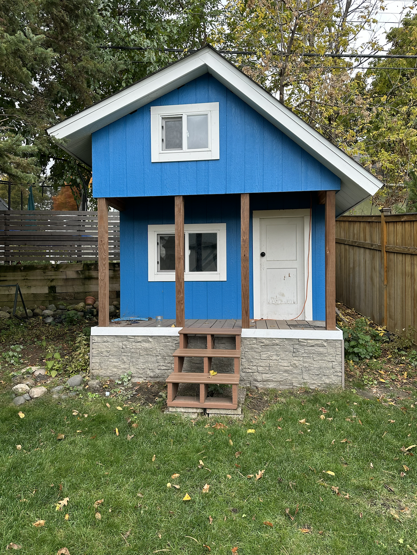 4120 Queen Avenue S, 42, Minneapolis, MN 55410 Kid's playhouse!