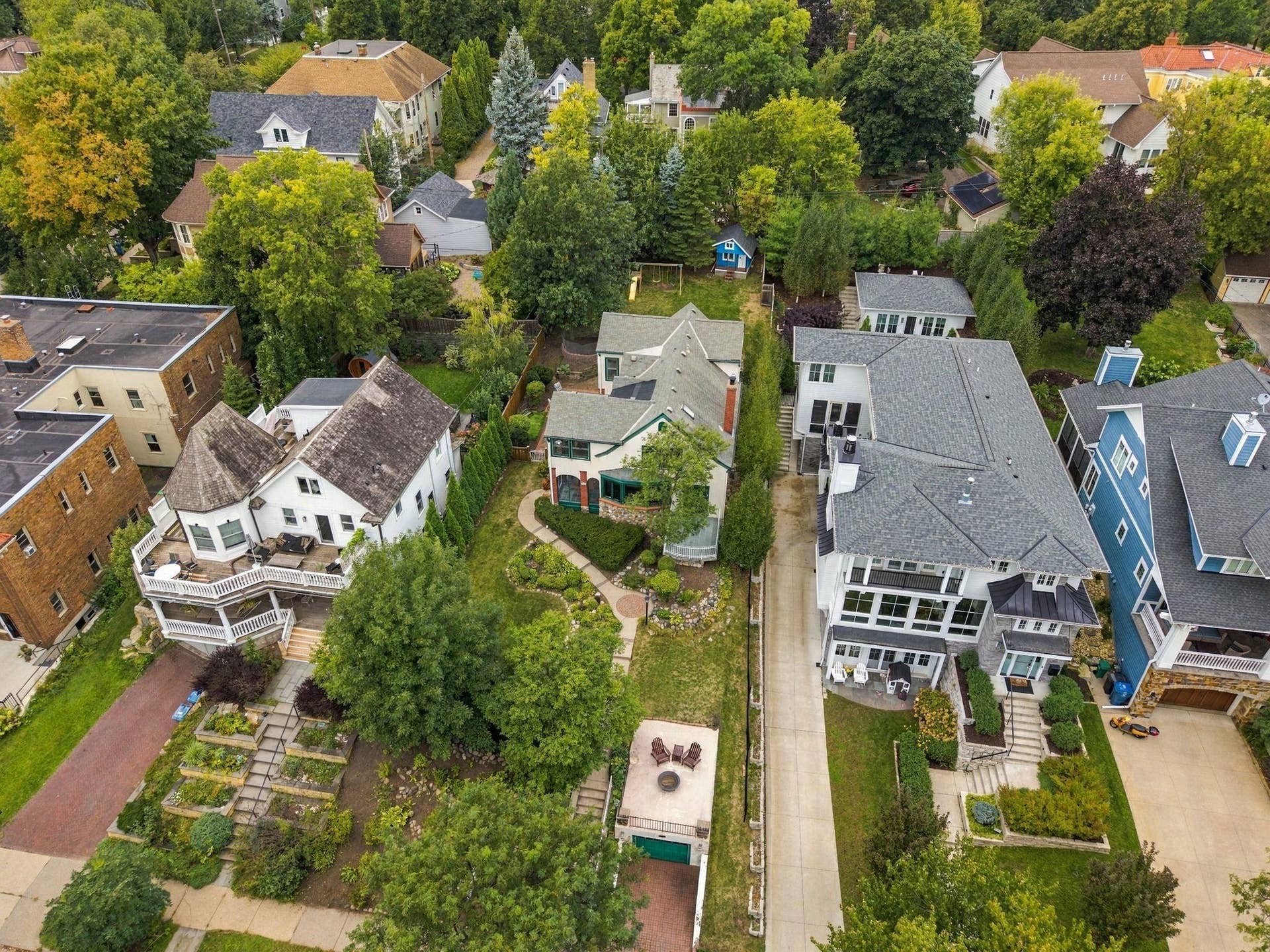 4120 Queen Avenue S, 42, Minneapolis, MN 55410 1-web-or-mls-4120 Queen Ave S-03.jpg