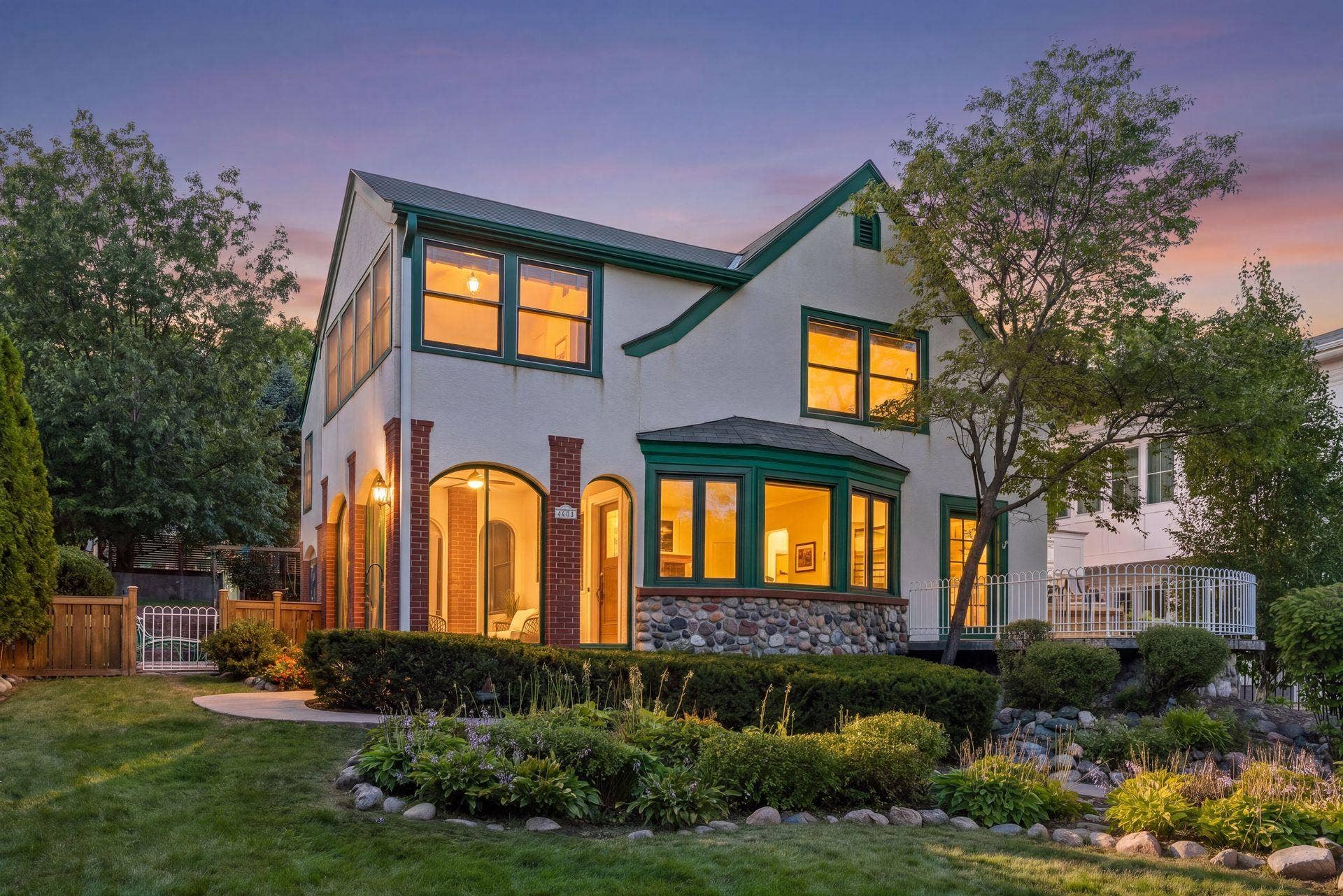 4120 Queen Avenue S, 42, Minneapolis, MN 55410 Its all about the location here4120 Queen, directly across from Lake Harriet and the Bandshell.