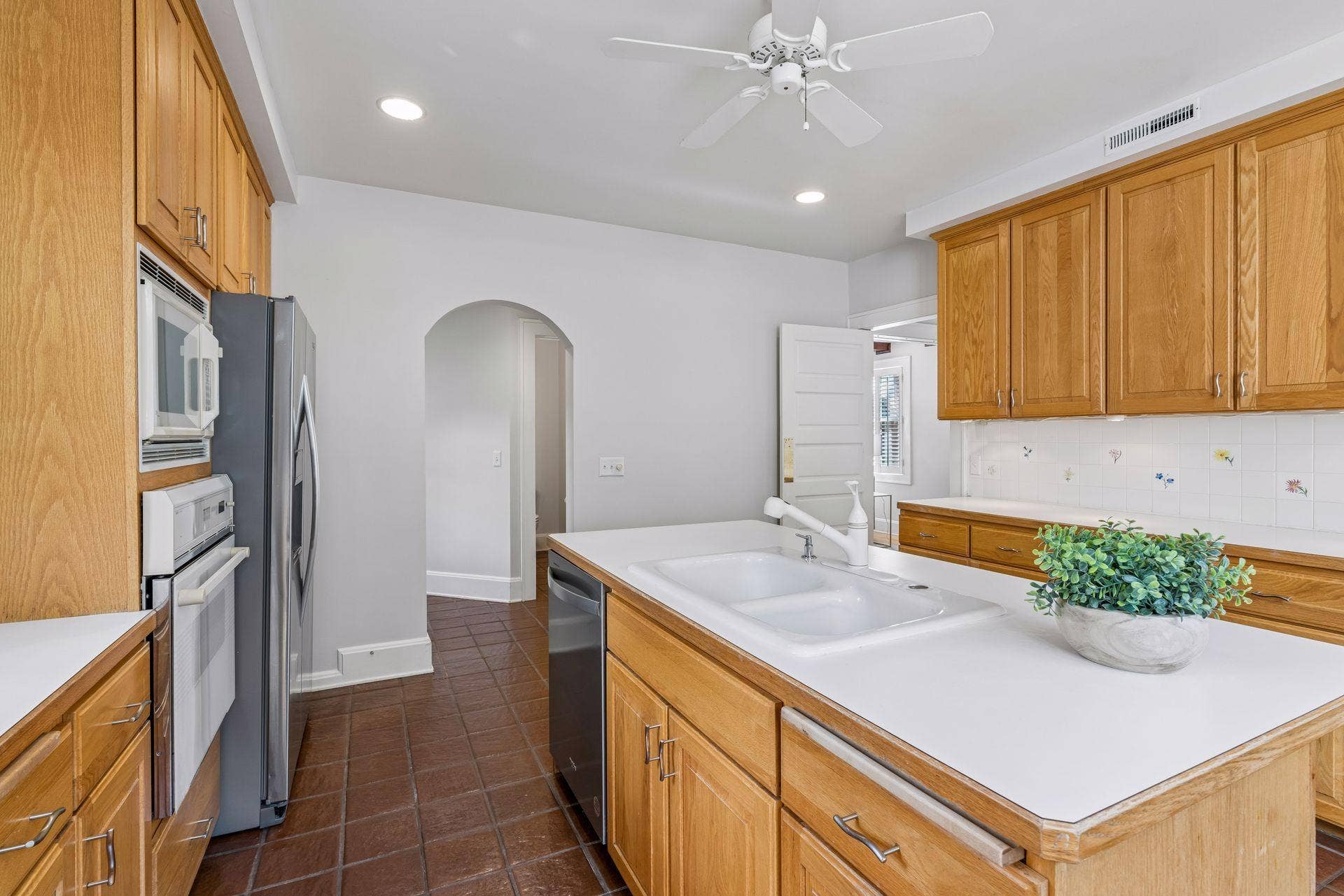 4120 Queen Avenue S, 42, Minneapolis, MN 55410 C4.jpg