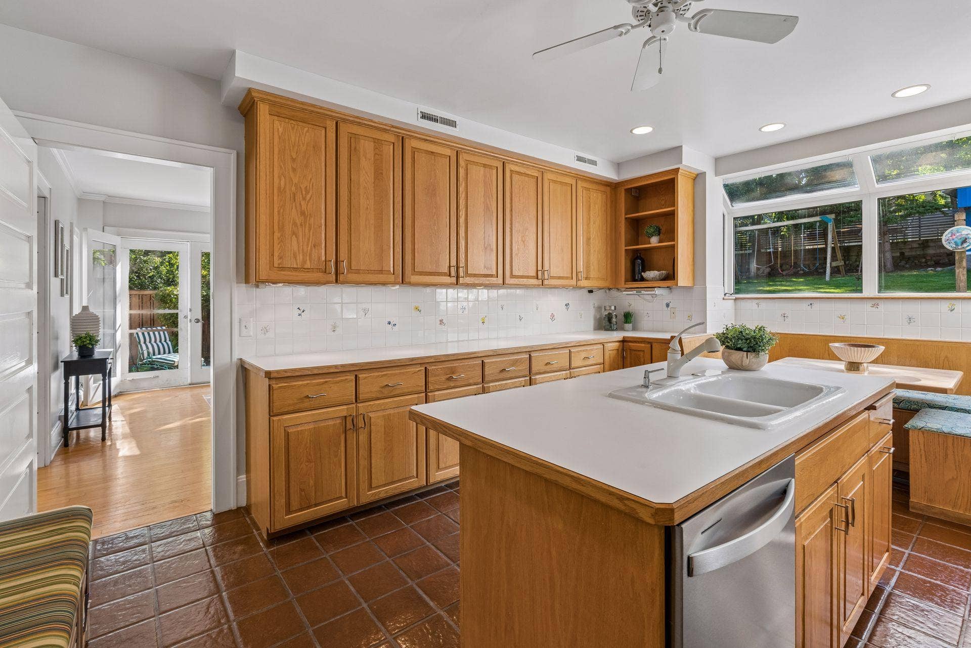 4120 Queen Avenue S, 42, Minneapolis, MN 55410 c1.jpg