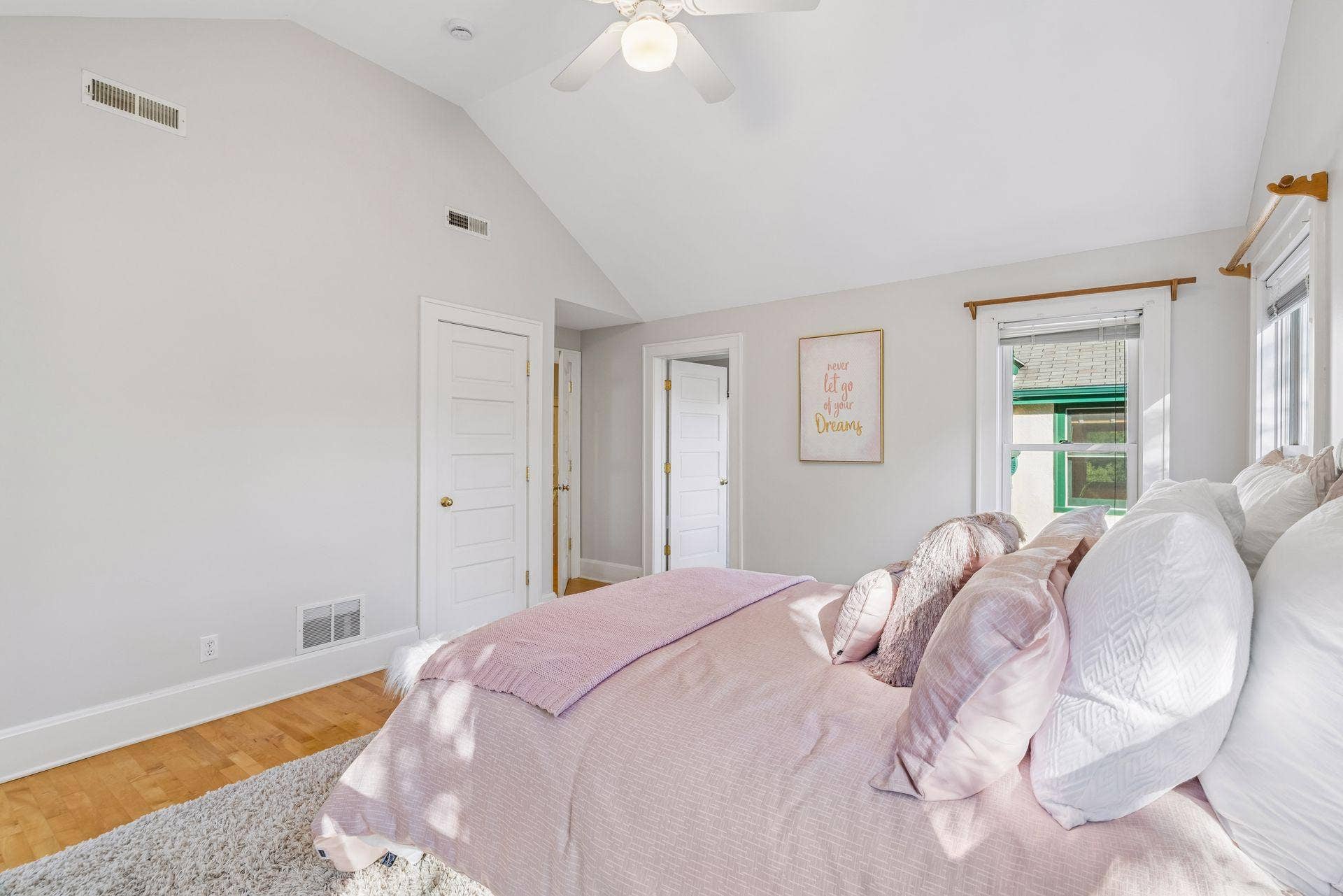 4120 Queen Avenue S, 42, Minneapolis, MN 55410 D7.jpg