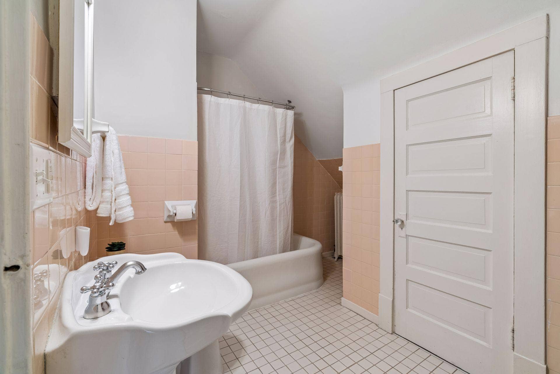4120 Queen Avenue S, 42, Minneapolis, MN 55410 D8.jpg