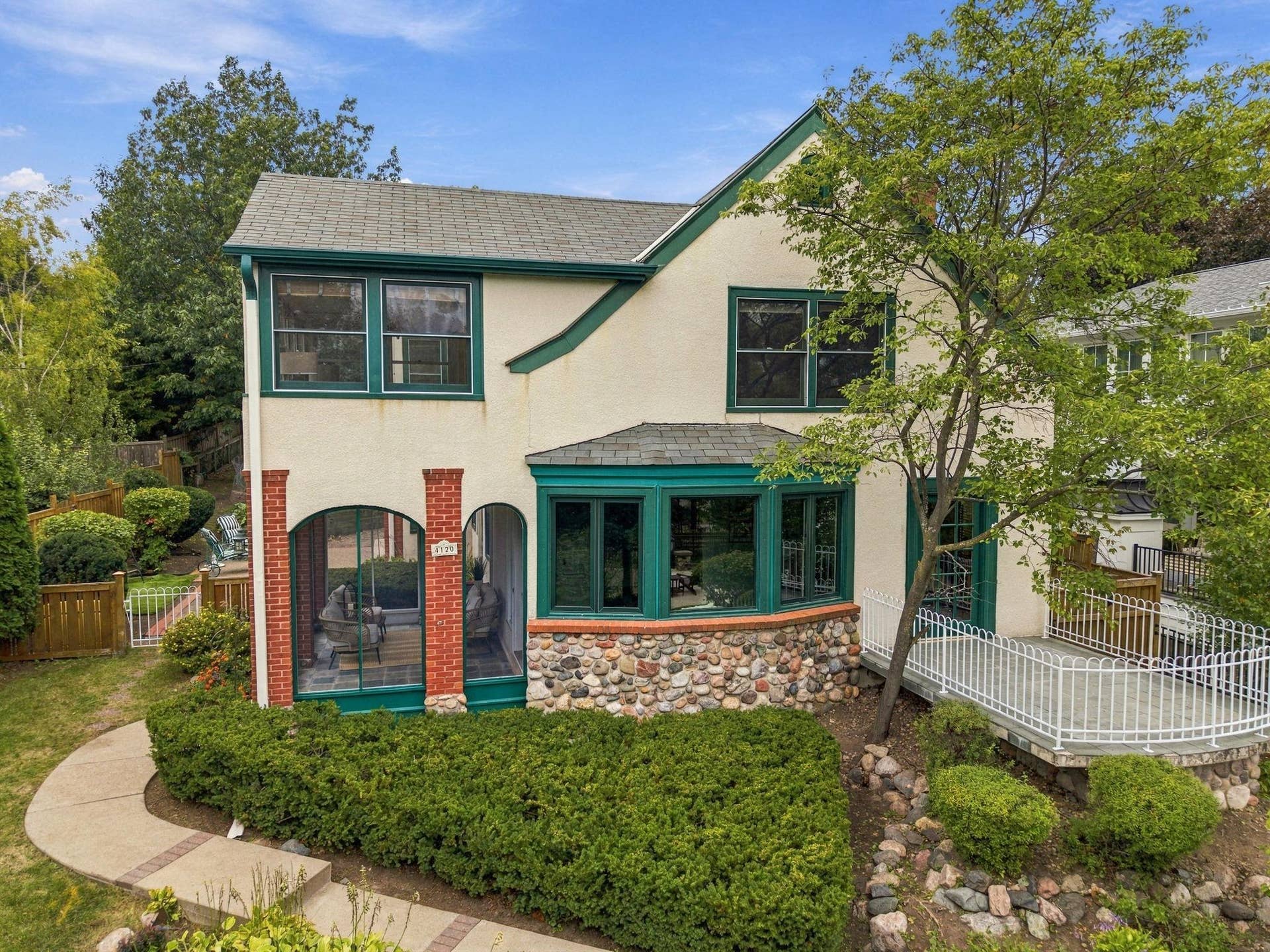 4120 Queen Avenue S, 42, Minneapolis, MN 55410 3-web-or-mls-4120 Queen Ave S-11.jpg