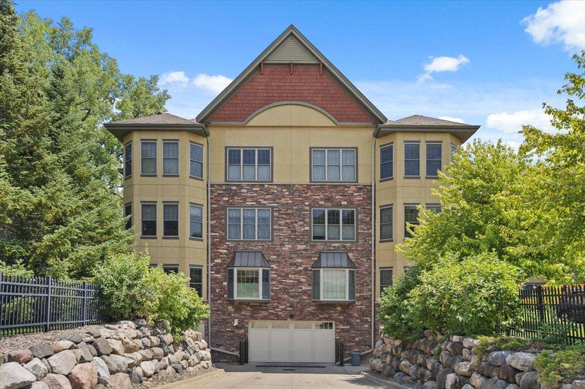 1940 Fulham Street, #207, Roseville, MN 55113 1940 Fulham Street, #207, Roseville, MN 55113