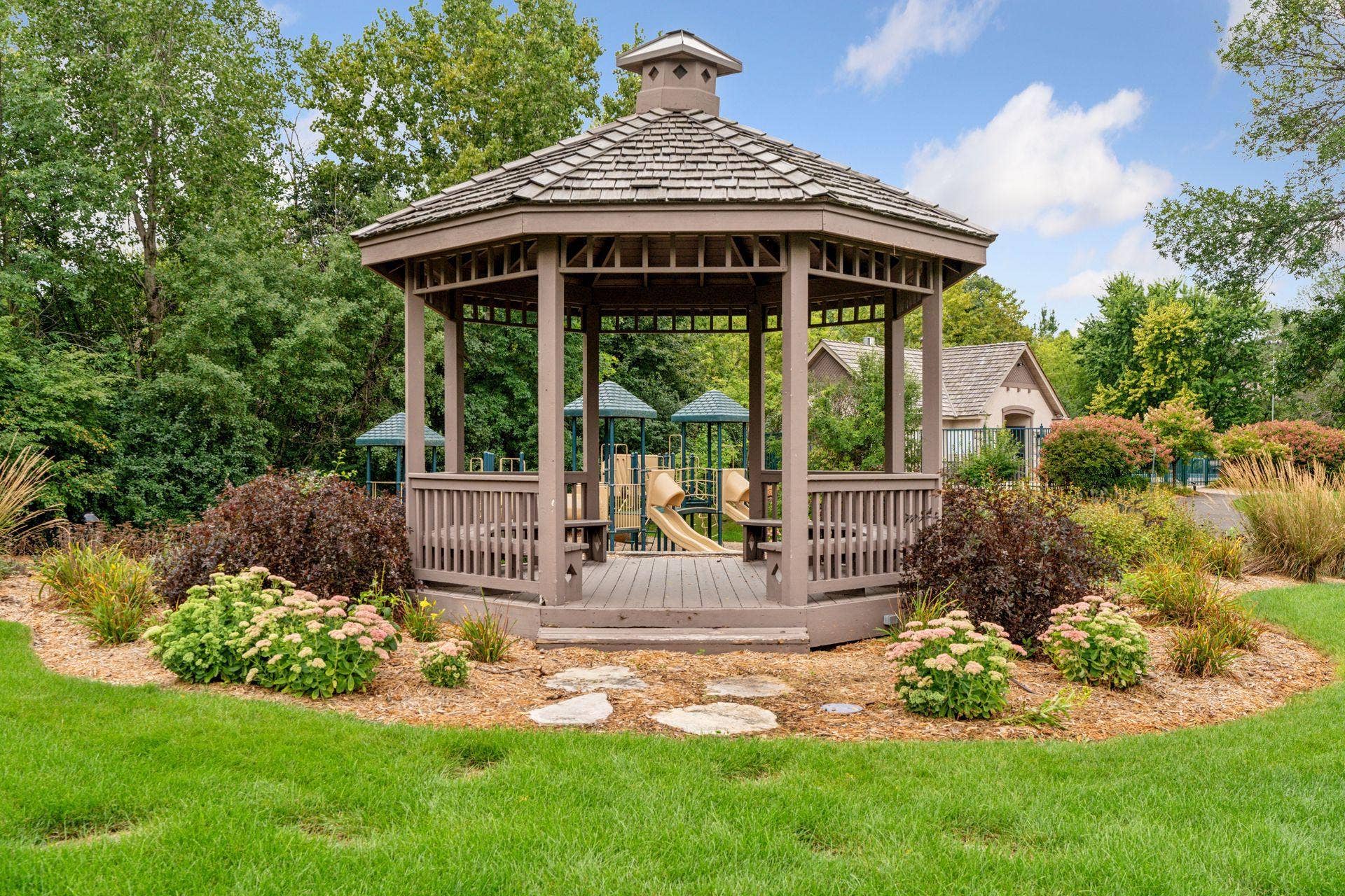16393 78th Avenue N, Maple Grove, MN 55311 16393 78th Avenue N, Maple Grove, MN 55311