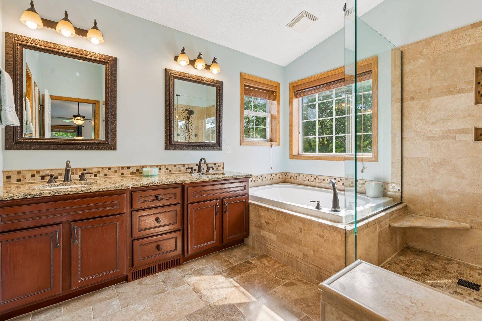 16393 78th Avenue N, Maple Grove, MN 55311 En Suite