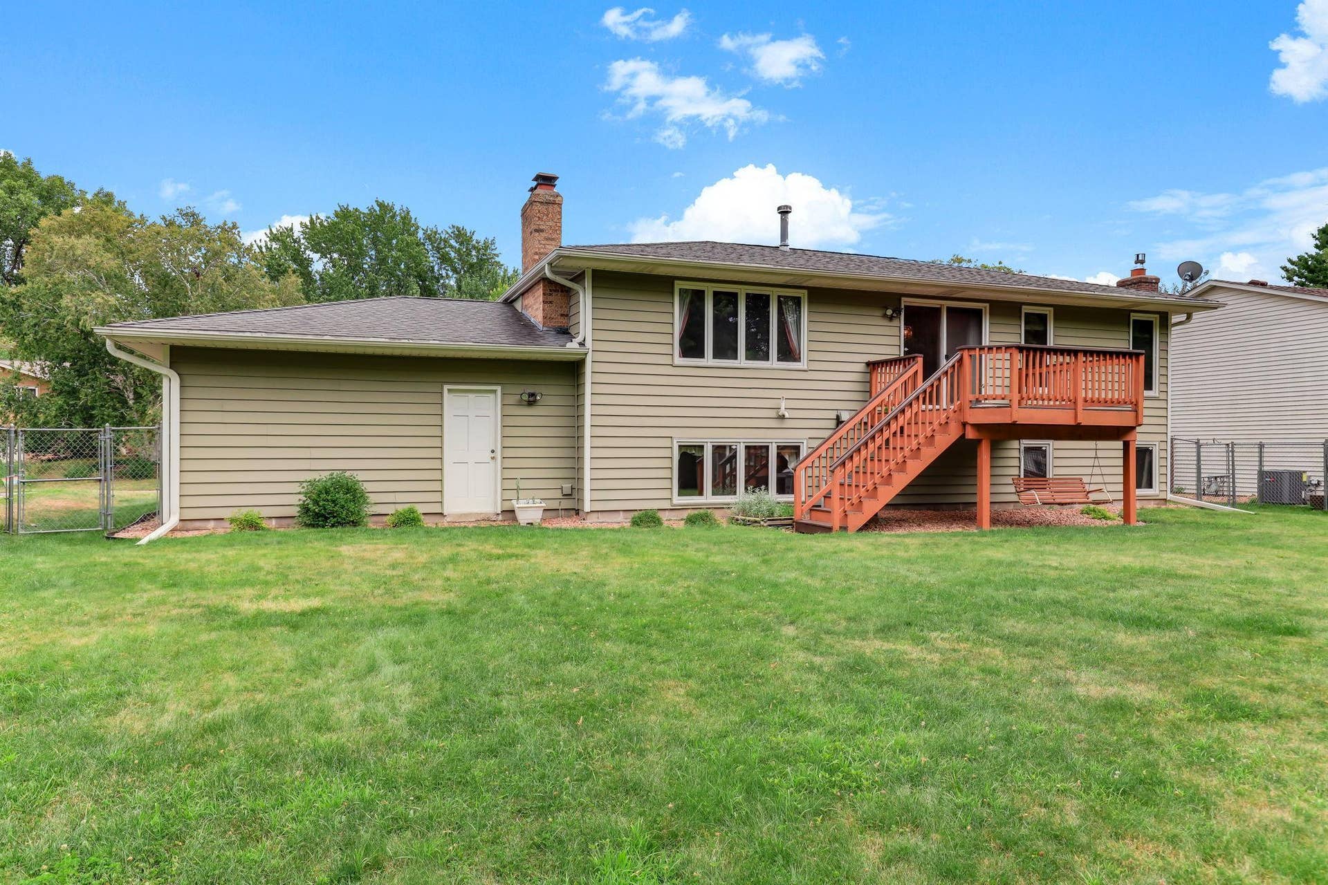 525 Lakewood Drive S, Maplewood, MN 55119 35-web-or-mls-525-Lakewood-Dr-S-35.jpg