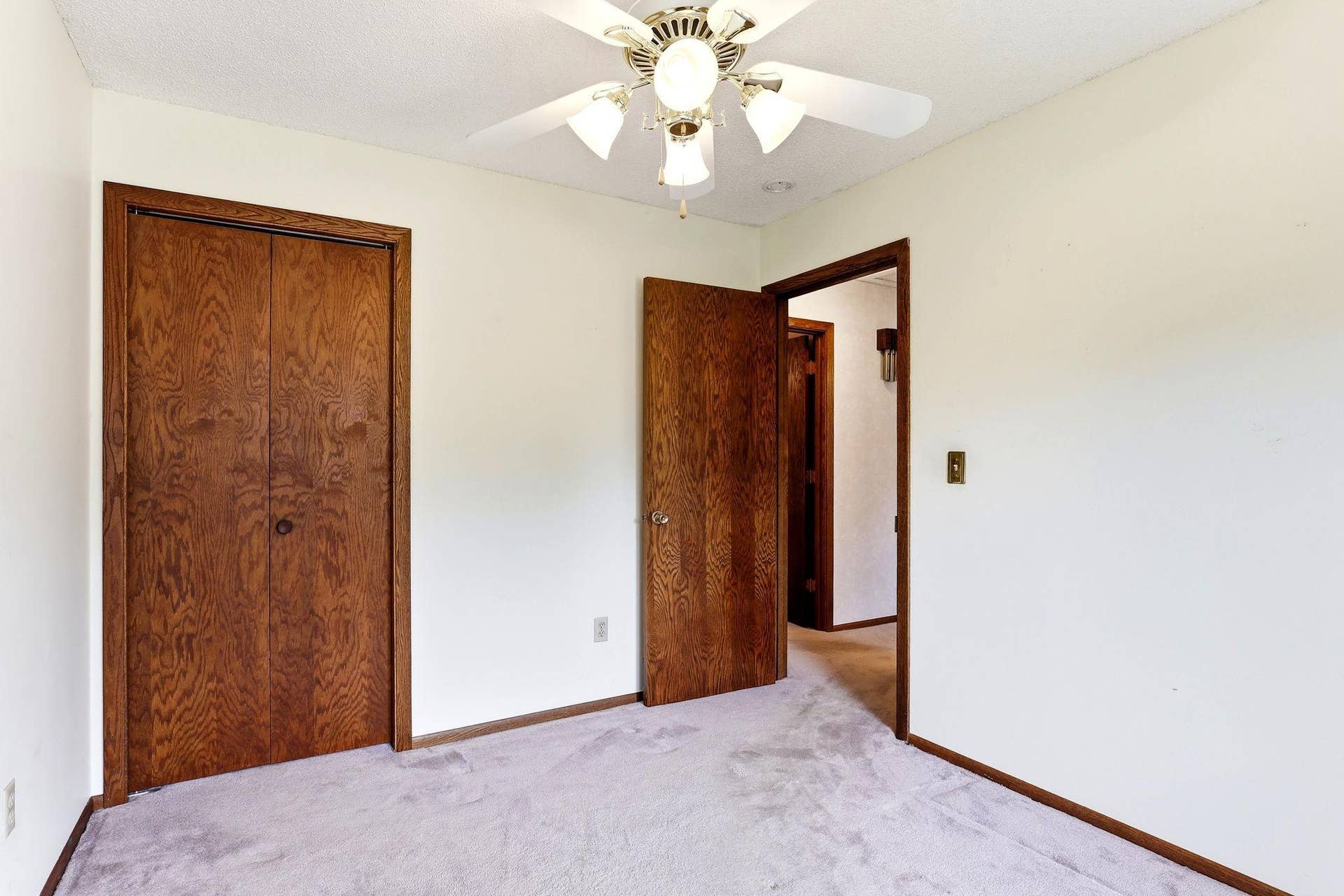 525 Lakewood Drive S, Maplewood, MN 55119 15-web-or-mls-525-Lakewood-Dr-S-15.jpg