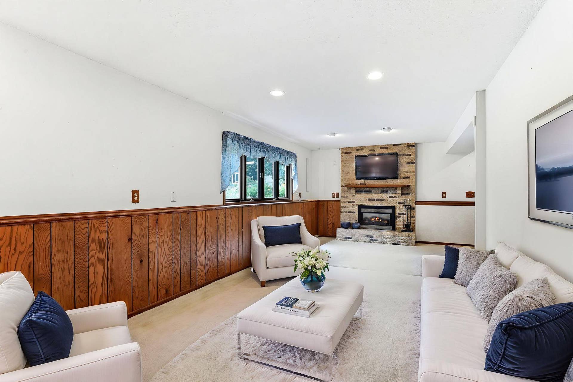525 Lakewood Drive S, Maplewood, MN 55119 27-web-or-mls-525-Lakewood-Dr-S-21-Staged.jpeg