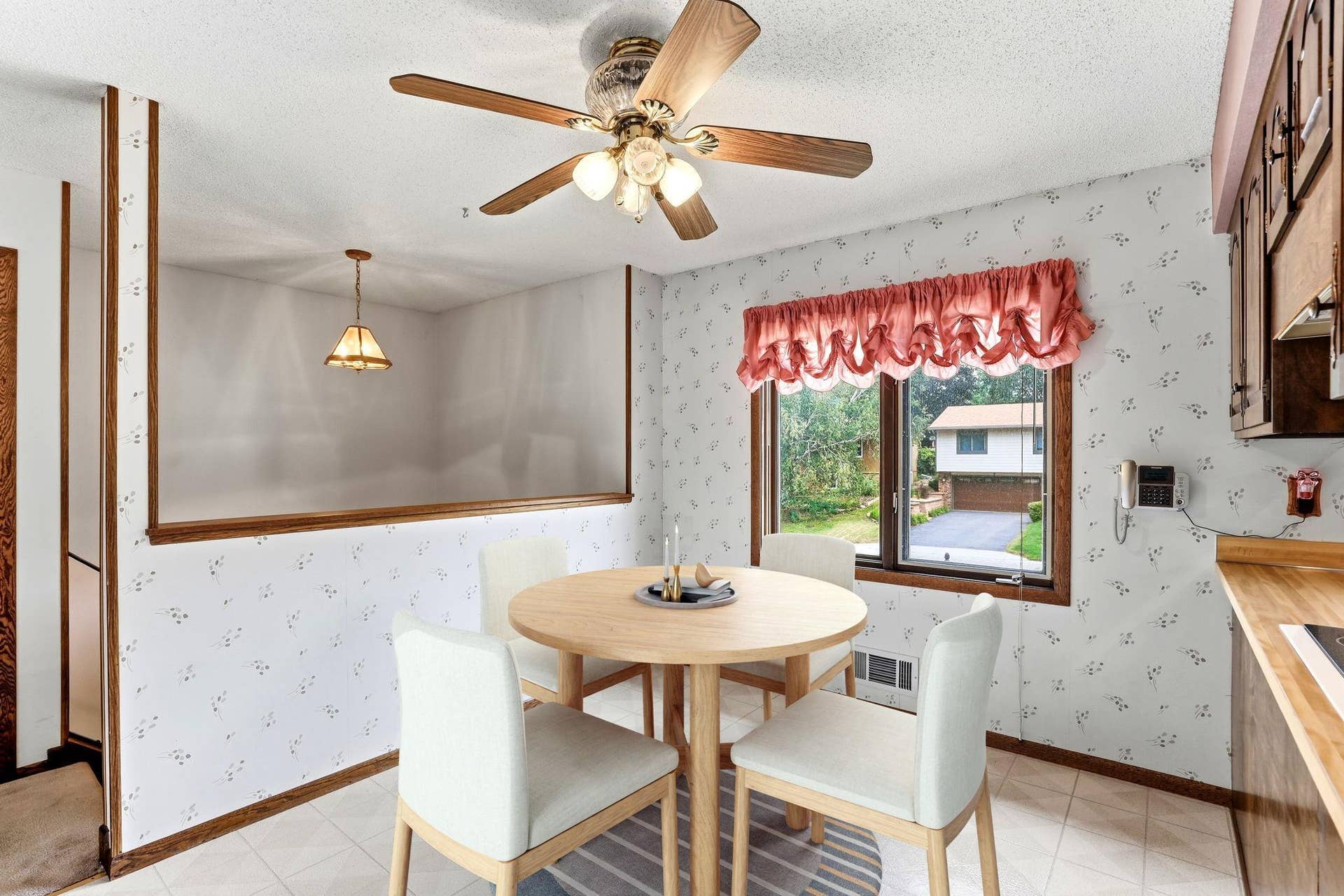525 Lakewood Drive S, Maplewood, MN 55119 12-web-or-mls-525-Lakewood-Dr-S-09-Staged.jpg
