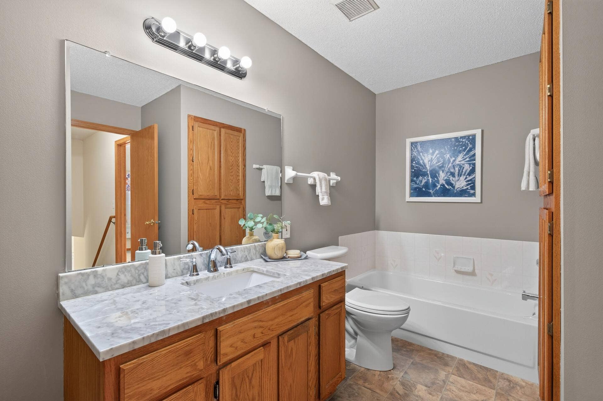 3900 51st Avenue N, Brooklyn Center, MN 55429 3900 51st Avenue N, Brooklyn Center, MN 55429