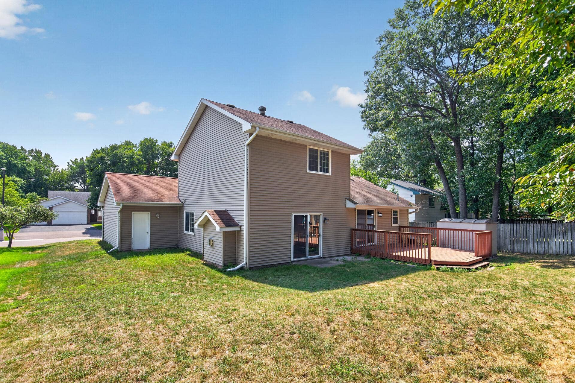 3900 51st Avenue N, Brooklyn Center, MN 55429 3900 51st Avenue N, Brooklyn Center, MN 55429