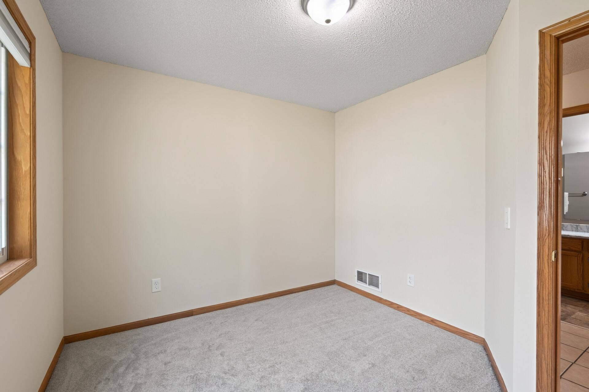 3900 51st Avenue N, Brooklyn Center, MN 55429 3900 51st Avenue N, Brooklyn Center, MN 55429