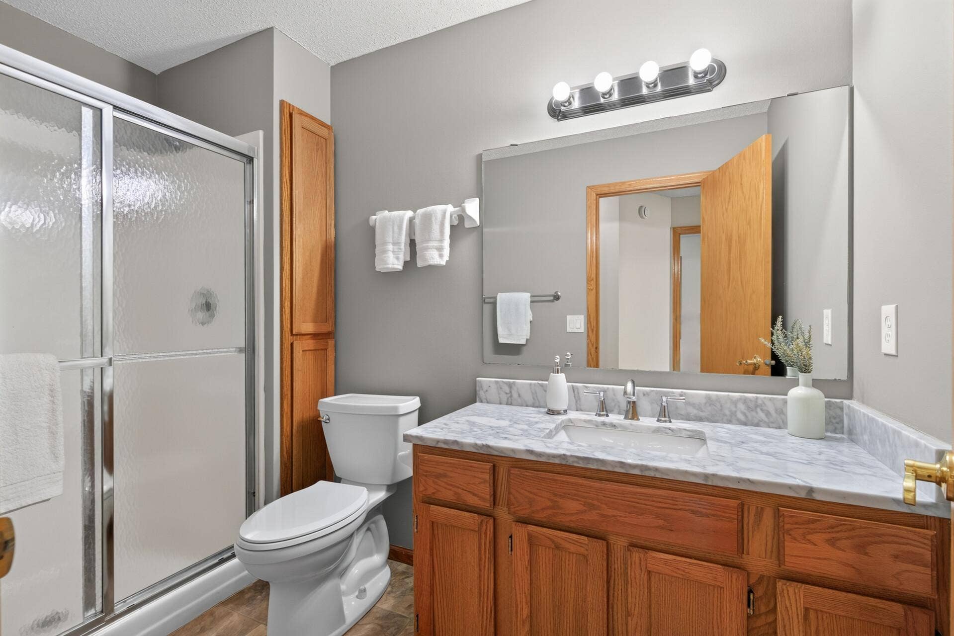 3900 51st Avenue N, Brooklyn Center, MN 55429 3900 51st Avenue N, Brooklyn Center, MN 55429