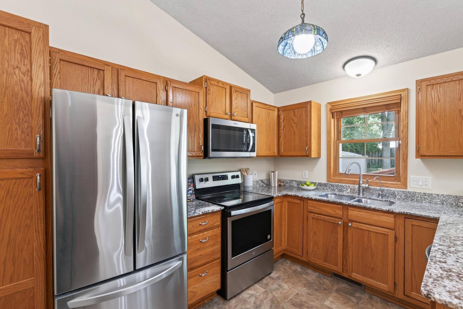 3900 51st Avenue N, Brooklyn Center, MN 55429 3900 51st Avenue N, Brooklyn Center, MN 55429