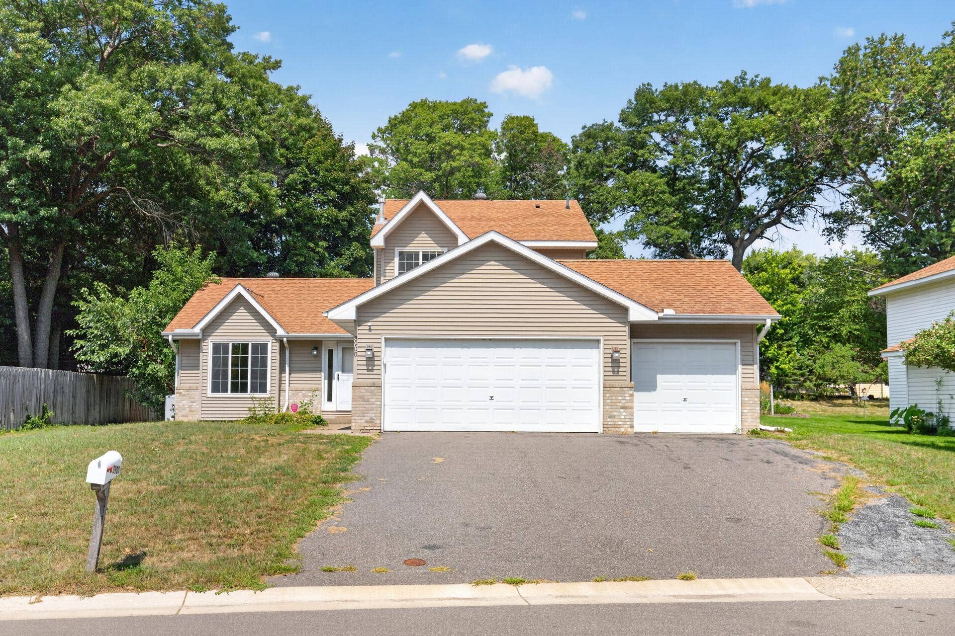 3900 51st Avenue N, Brooklyn Center, MN 55429 3900 51st Avenue N, Brooklyn Center, MN 55429