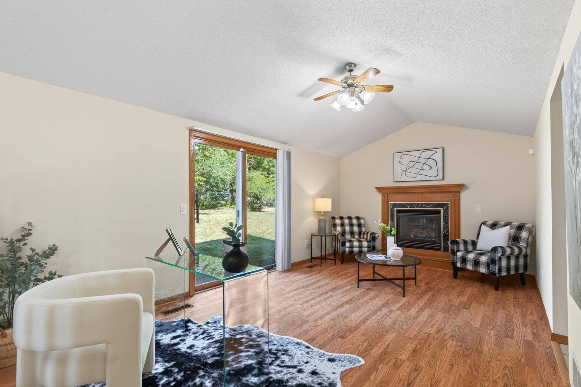 3900 51st Avenue N, Brooklyn Center, MN 55429 3900 51st Avenue N, Brooklyn Center, MN 55429