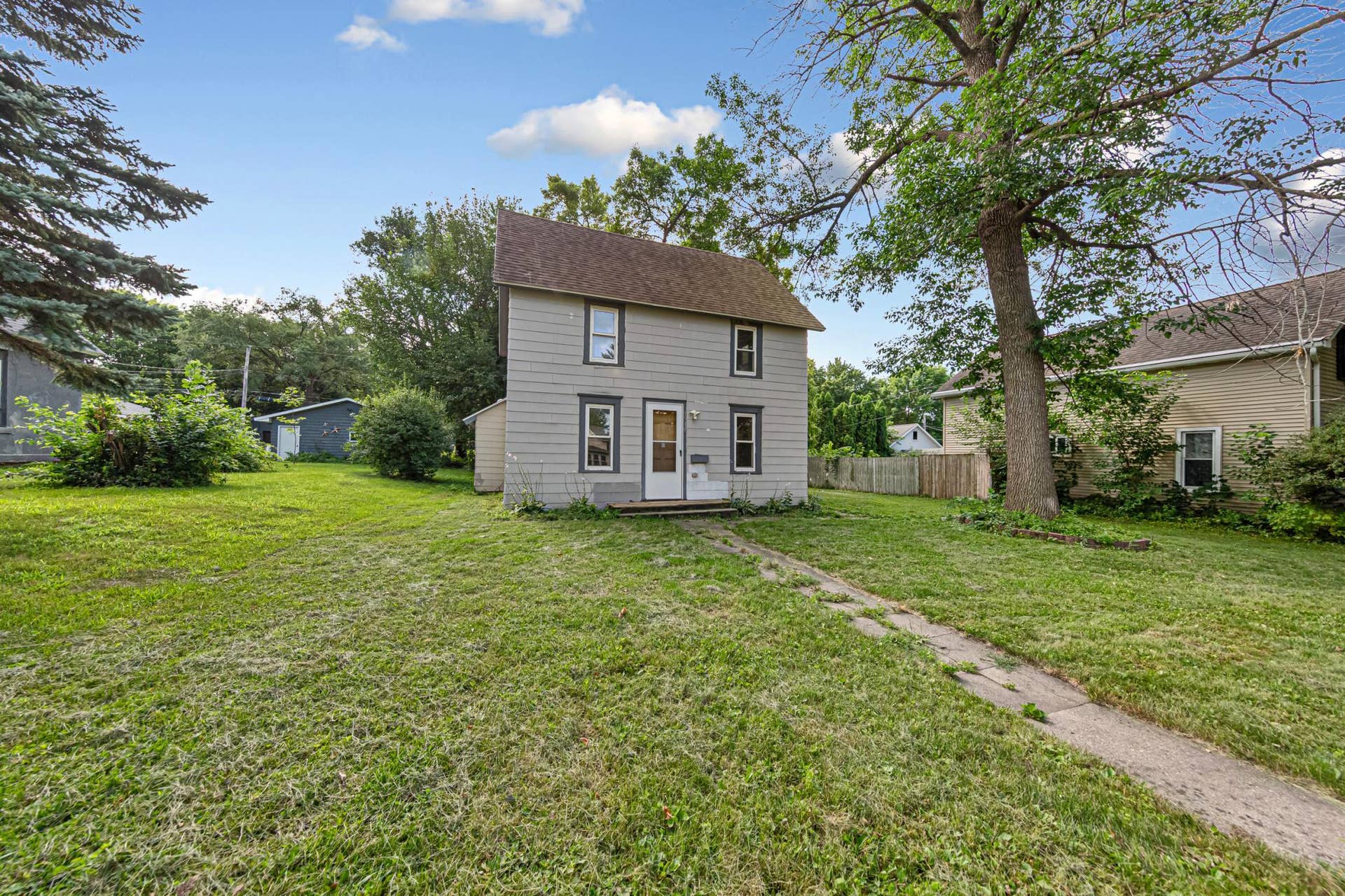 1519 N 4th Street, Mankato, MN 56001 1 front.jpg