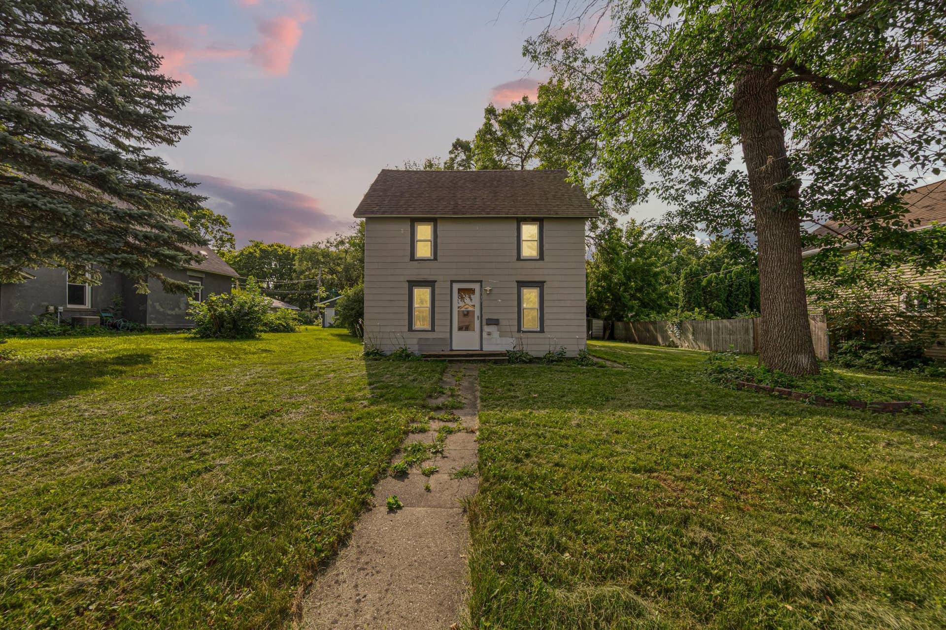 1519 N 4th Street, Mankato, MN 56001 2 front_tw.jpg