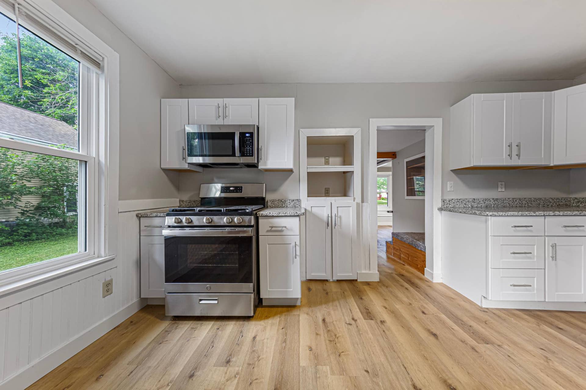 1519 N 4th Street, Mankato, MN 56001 20 kitchen.jpg