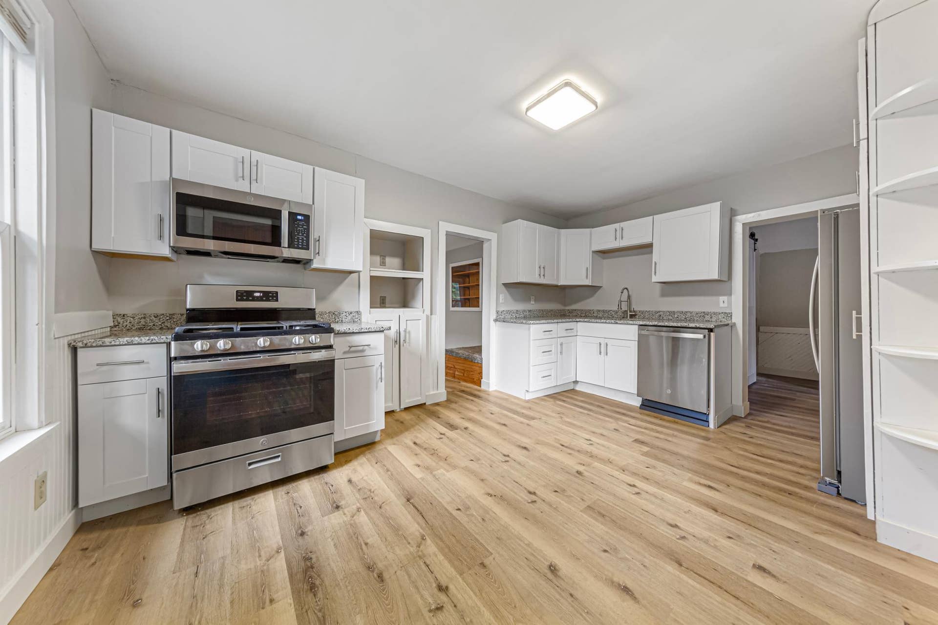 1519 N 4th Street, Mankato, MN 56001 19 kitchen.jpg
