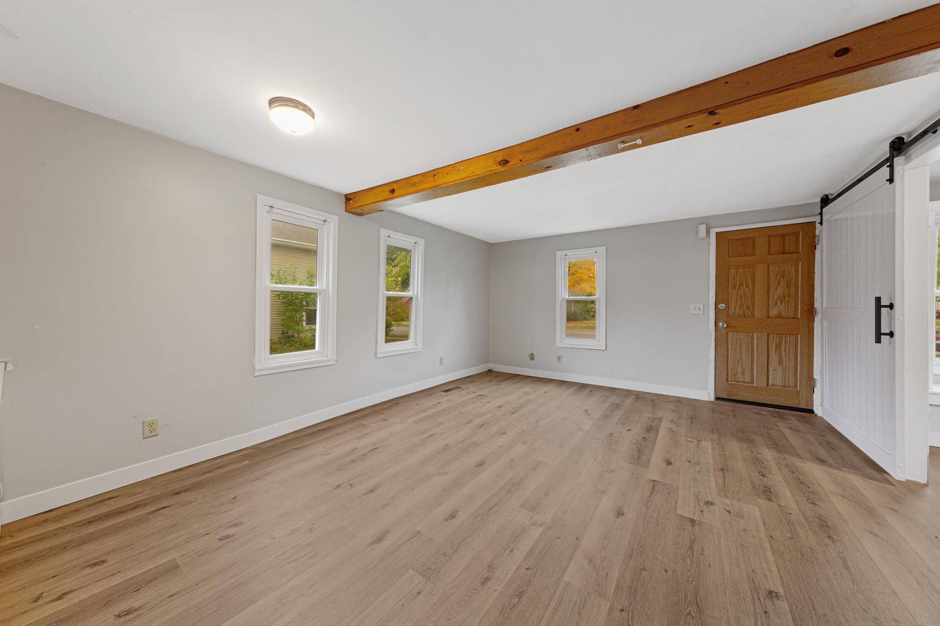 1519 N 4th Street, Mankato, MN 56001 14 dining_living.jpg