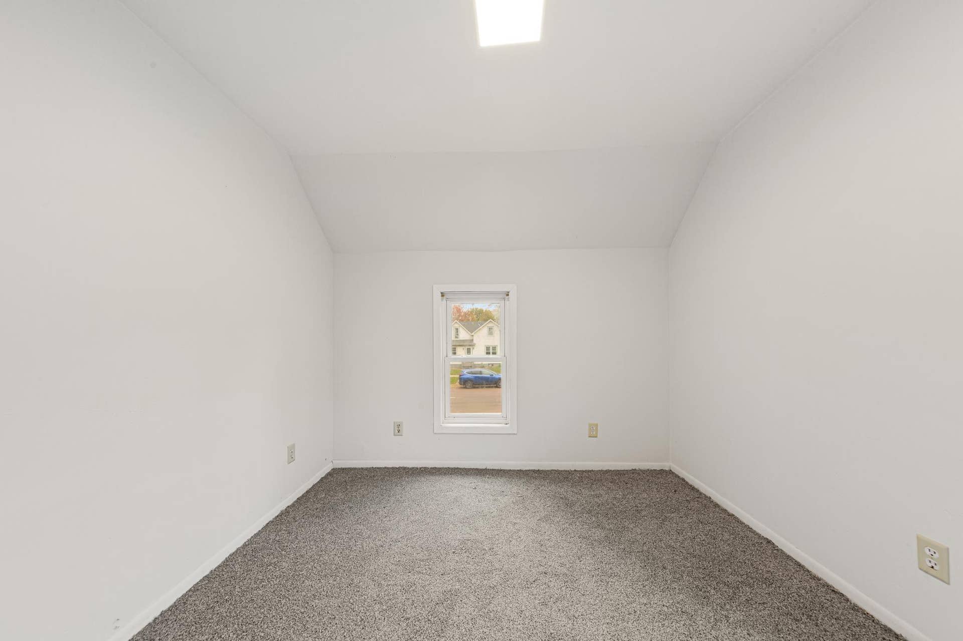 1519 N 4th Street, Mankato, MN 56001 30 bedroom 2.jpg