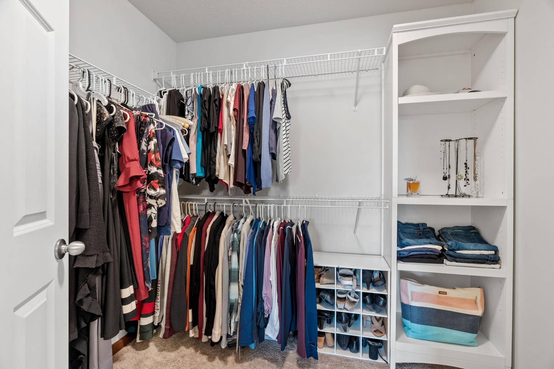 44-web-or-mls-950 Drew Dr-44.jpg