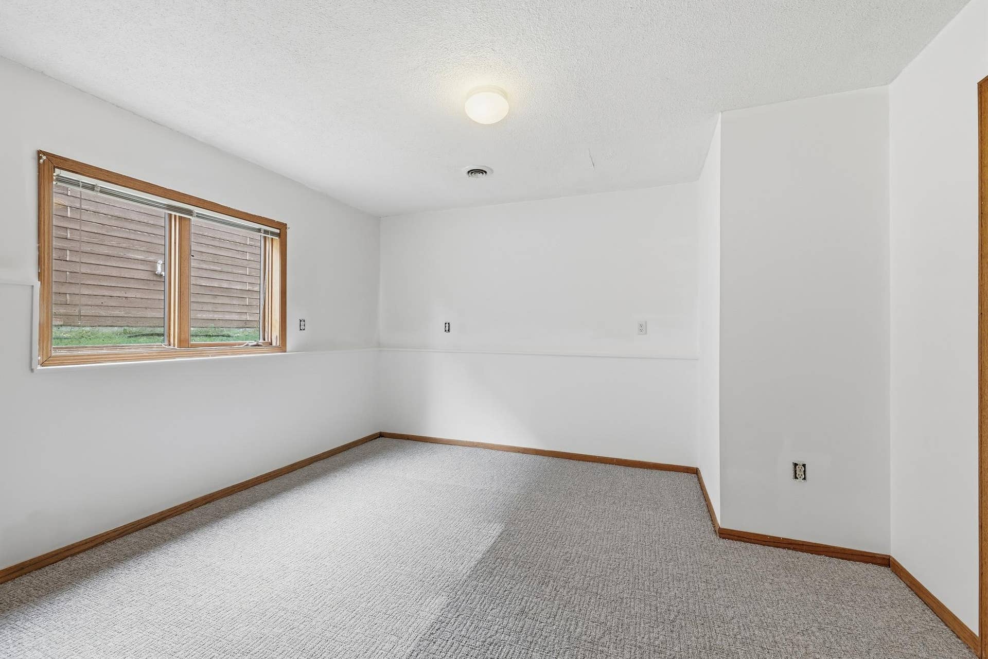 5361 Emerald Way, Apple Valley, MN 55124 5361 Emerald Way, Apple Valley, MN 55124