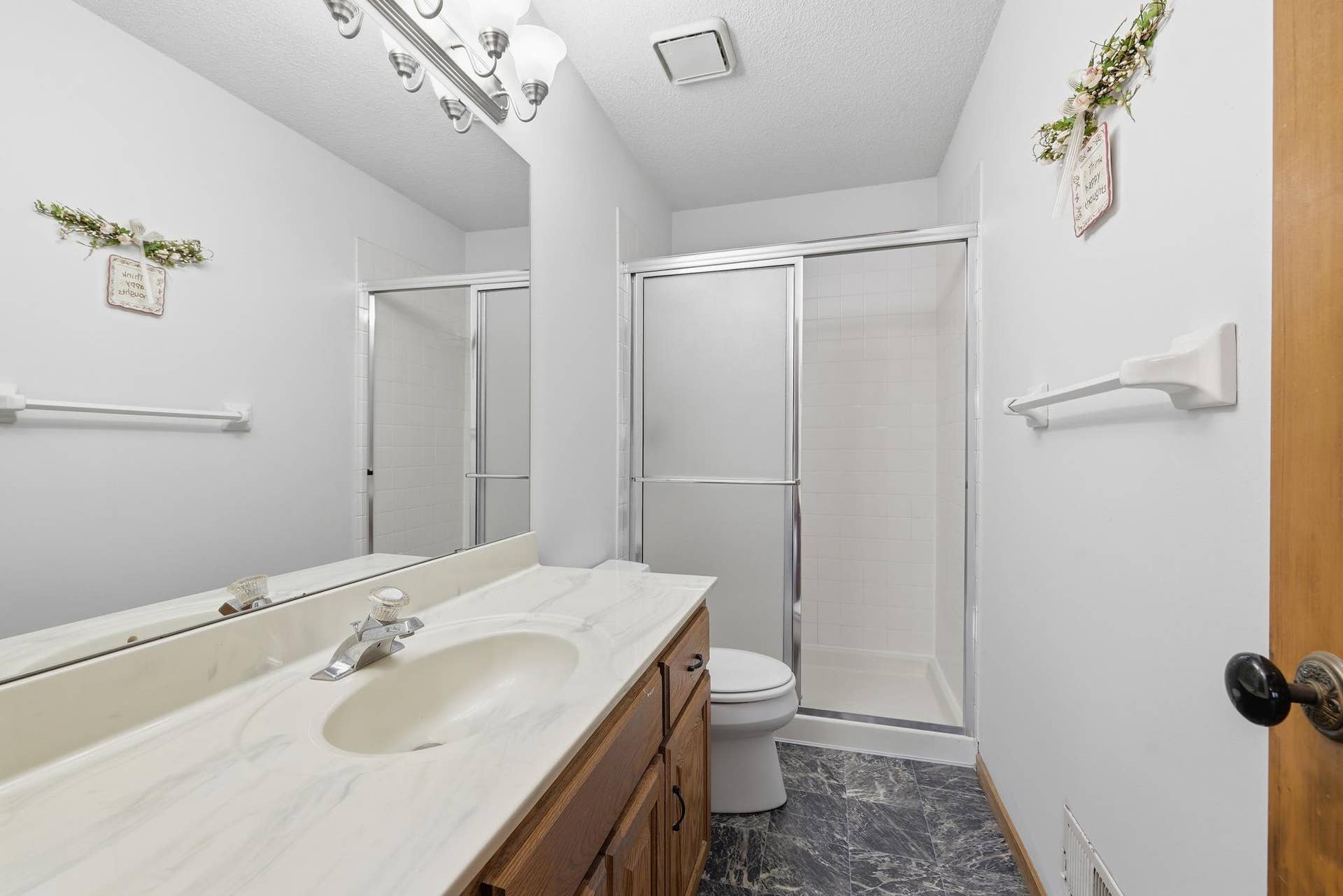 5361 Emerald Way, Apple Valley, MN 55124 5361 Emerald Way, Apple Valley, MN 55124